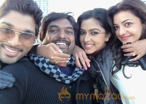 Allu Arjun Iddarammayilatho Working Stills photo 6