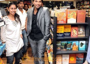 Allu Arjun at South Scope Gallery photo 16