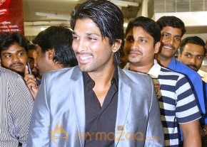 Allu Arjun at South Scope Gallery photo 18
