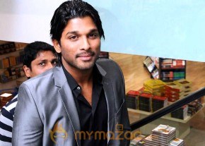 Allu Arjun at South Scope Gallery photo 12