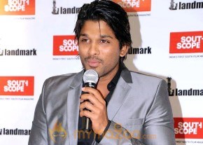 Allu Arjun at South Scope Gallery photo 6