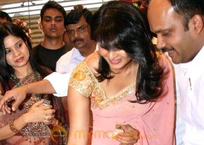 Anushka Launches MBS Jewellery Showroom photo 8