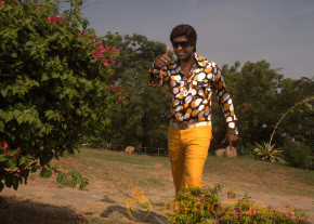 Athadu Aame o Scooter Movie Stills photo 2