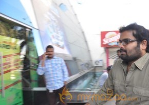 Babu Bangaram Theatre Coverage Stills photo 28