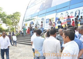Babu Bangaram Theatre Coverage Stills photo 19