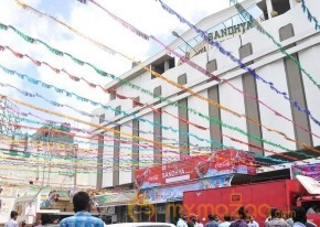 Babu Bangaram Theatre Coverage Stills photo 6