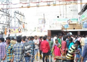Babu Bangaram Theatre Coverage Stills photo 5