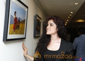 Backbench Student Movie Team At Muse Art Gallery  photo 7