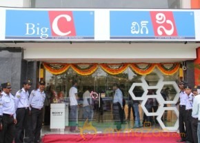 Catherina Tresa At BIG C Mobile Store Launch Photos photo 11