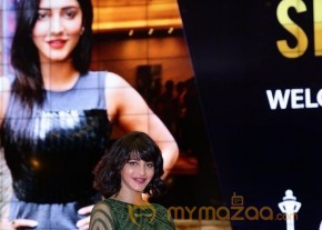 Celebrities at SIIMA 2016 Awards in Singapore photo 7