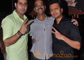 Celebs at Balak Palak Premiere Show Photos photo 4