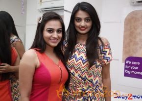 Celebs At Naturals Family Salon Launch  photo 16