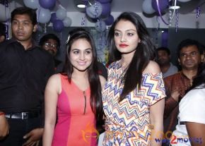 Celebs At Naturals Family Salon Launch  photo 14