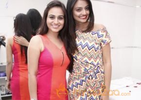 Celebs At Naturals Family Salon Launch  photo 11