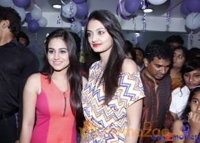 Celebs At Naturals Family Salon Launch  photo 6