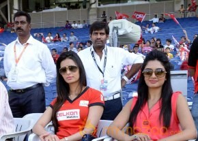 Celebs At Telugu Warriors Vs Bhojpuri Dabanggs CCL 3 Match   photo 12