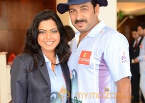 Celebs At Telugu Warriors Vs Bhojpuri Dabanggs CCL 3 Match   photo 8