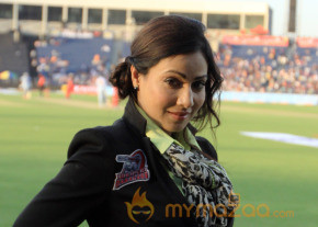 Celebs At Telugu Warriors Vs Bhojpuri Dabanggs CCL 3 Match   photo 13