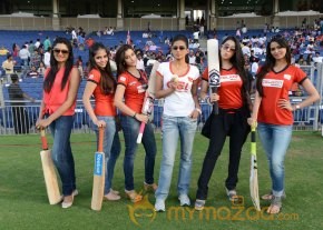 Celebs At Telugu Warriors Vs Bhojpuri Dabanggs CCL 3 Match   photo 29