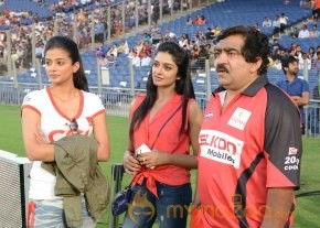 Celebs At Telugu Warriors Vs Bhojpuri Dabanggs CCL 3 Match   photo 39