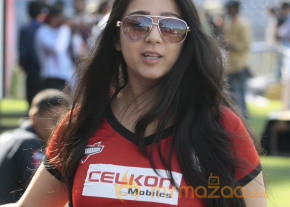 Celebs At Telugu Warriors Vs Bhojpuri Dabanggs CCL 3 Match   photo 84
