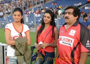 Celebs At Telugu Warriors Vs Bhojpuri Dabanggs CCL 3 Match   photo 17
