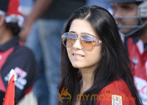 Celebs At Telugu Warriors Vs Bhojpuri Dabanggs CCL 3 Match   photo 3