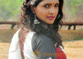 Chammak Challo Movie New Stills photo 7