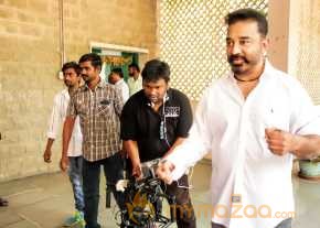  Cheekati Rajyam Movie Working Stills  photo 7