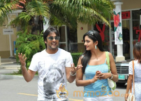 Chukkalanti Ammayi Chakkanaina Abbayi Movie Images photo 20