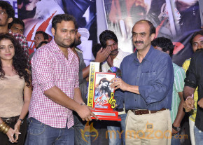 Dalam Movie Platinum Disk Event Pics photo 19
