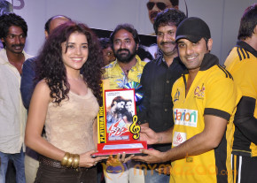 Dalam Movie Platinum Disk Event Pics photo 29