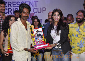 Dalam Movie Platinum Disk Event Pics photo 28