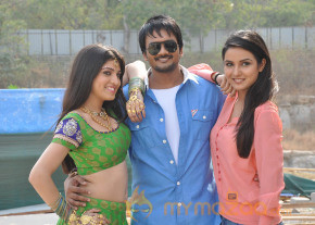 Dil Unnodu Movie Launch  photo 17