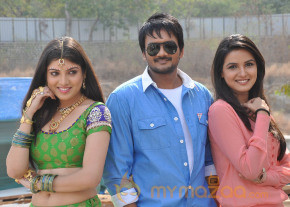 Dil Unnodu Movie Launch  photo 11