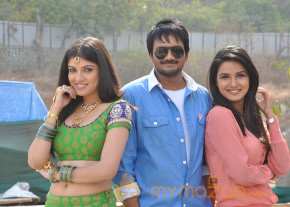 Dil Unnodu Movie Launch  photo 13