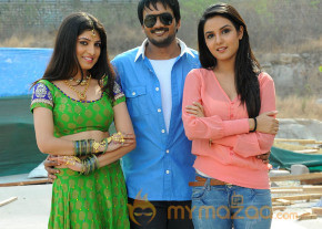 Dillunnodu Movie Latest Stills photo 20