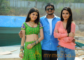 Dillunnodu Movie Latest Stills photo 18