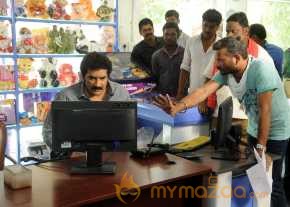 Ee Peddollunnare Working Stills
