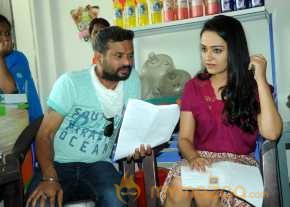 Ee Peddollunnare Working Stills photo 5