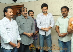 Emo Gurram Egaravachhu Movie Recording Stills  photo 20