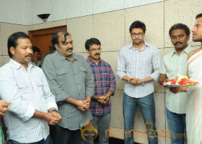 Emo Gurram Egaravachhu Movie Recording Stills  photo 24