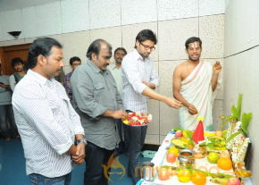 Emo Gurram Egaravachhu Movie Recording Stills  photo 45