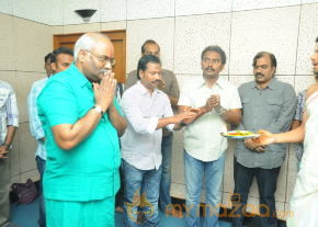 Emo Gurram Egaravachhu Movie Recording Stills  photo 44