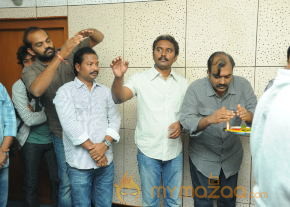 Emo Gurram Egaravachhu Movie Recording Stills  photo 6
