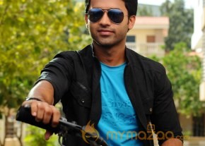 Entha andanga unnave Movie Stills photo 6