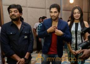 Iddarammayilatho Hexa Platinum Disc Function Photos photo 17