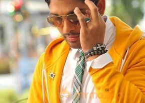 Iddarammayilatho  Hot photos photo 4
