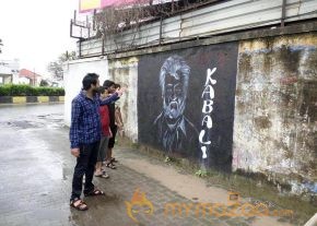 IN PICS: KABALI Fever All Around The World  photo 6