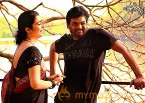 Jyothi Lakshmi Movie Working Stills photo 8